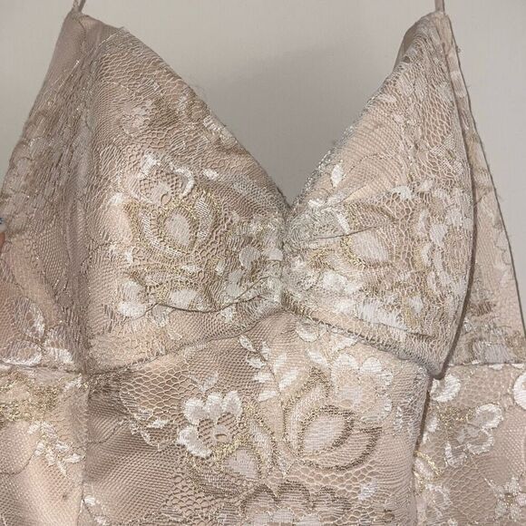 ✨Raylia Design Tiered All Over Lace Halter Midi Toffee/Gold Sz 10 Dress✨ - Picture 8 of 9